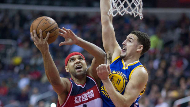 Jared_Dudley_Klay_Thompson_24713429371