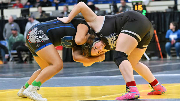 a Oregon 6A:5A Girls wrestling state finals 2023 Leon Neuschwander 56