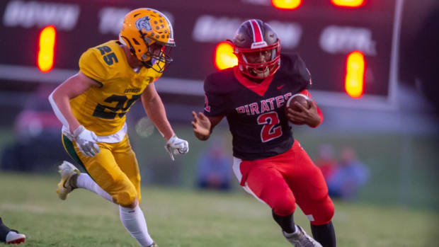 Florida high school football scores: Pasco Pirates running back Tayshaun Balmir rushed for 360 yards and scored four times in a key district win over the Cypress Creek Coyotes on October 3, 2022 in Dade City, Florida