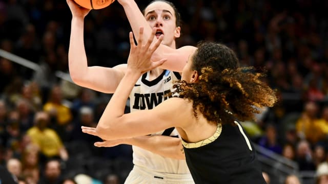 Iowa's Caitlin Clark with first 40-point triple-double in NCAA Tournament history as Hawkeyes eliminate Hailey Van Lith and Louisville on Sunday night in Seattle.