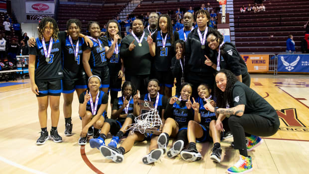 The Vashon Wolverines won the Class 4 championship, the first state title for the girls' program. 