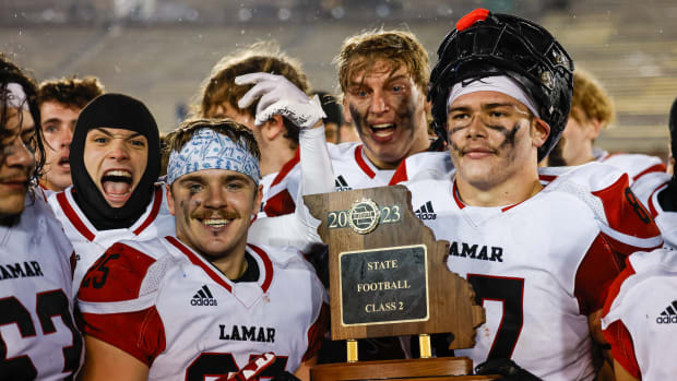 Lamar wins Missouri Class 2 football championship