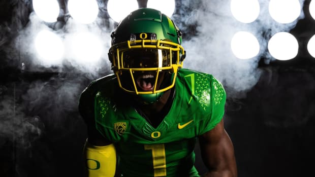 Oregon Ducks recruiting: October review includes 5-star visitors, All-American commitments