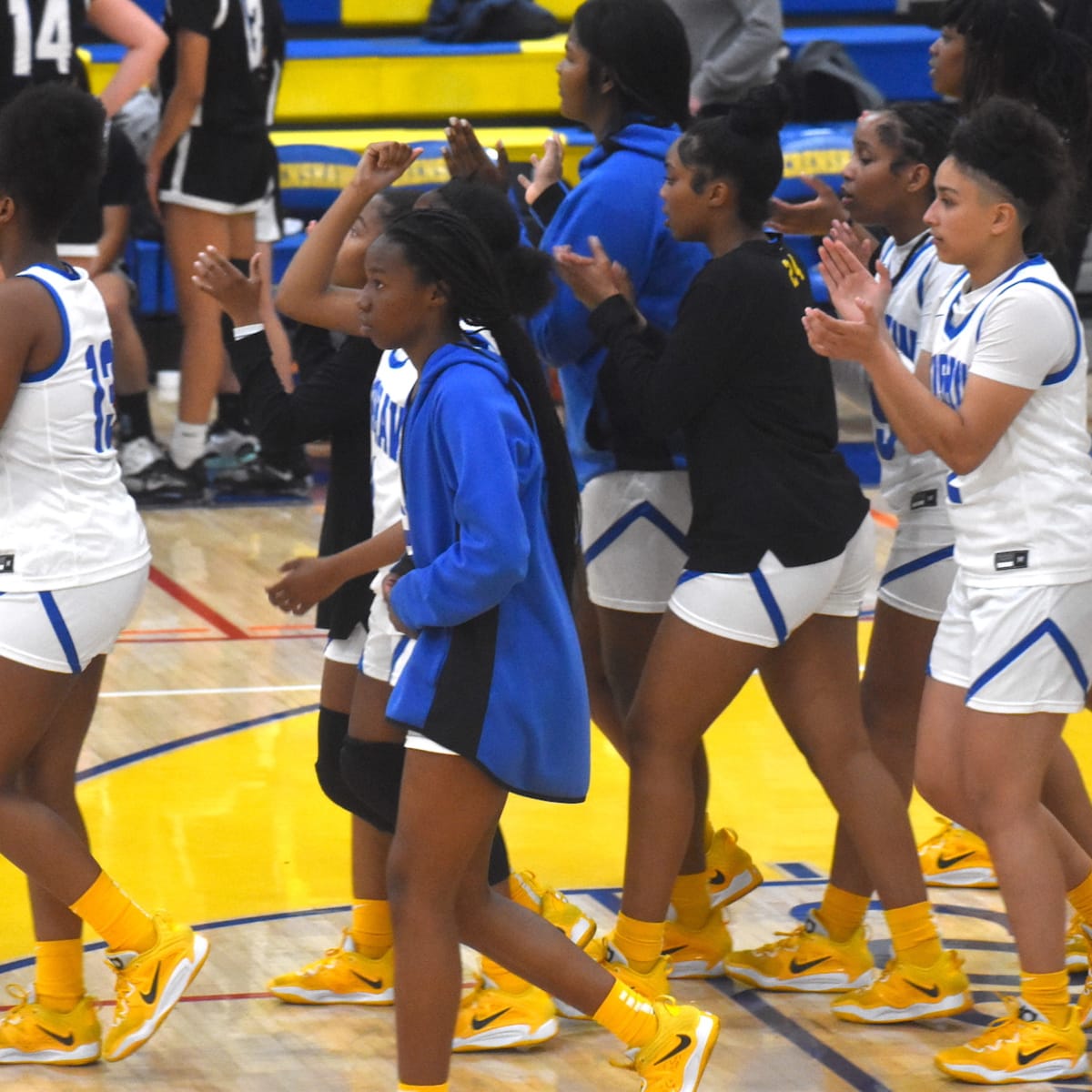 Crenshaw girls basketball fires on all cylinders, beats Palisades