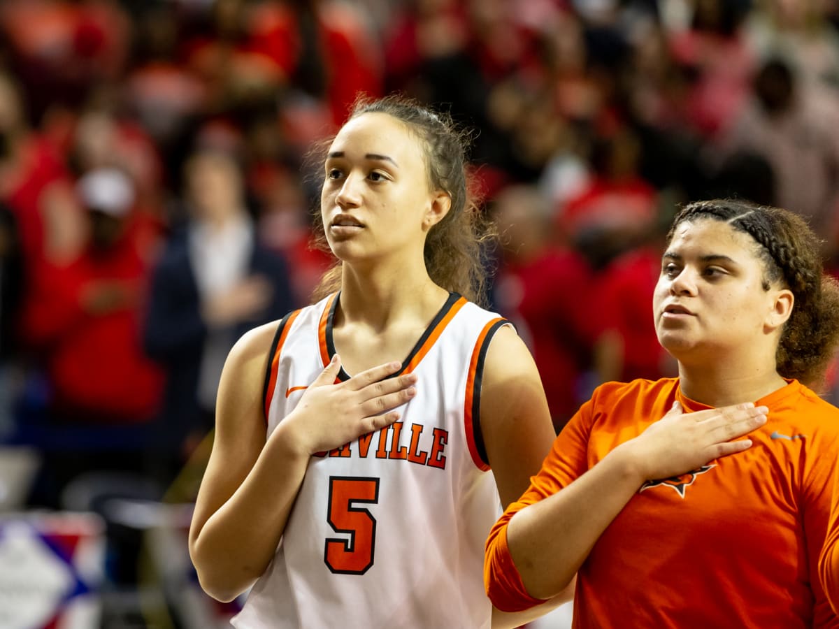 Sibling sensations: Girls basketball players follow paths of