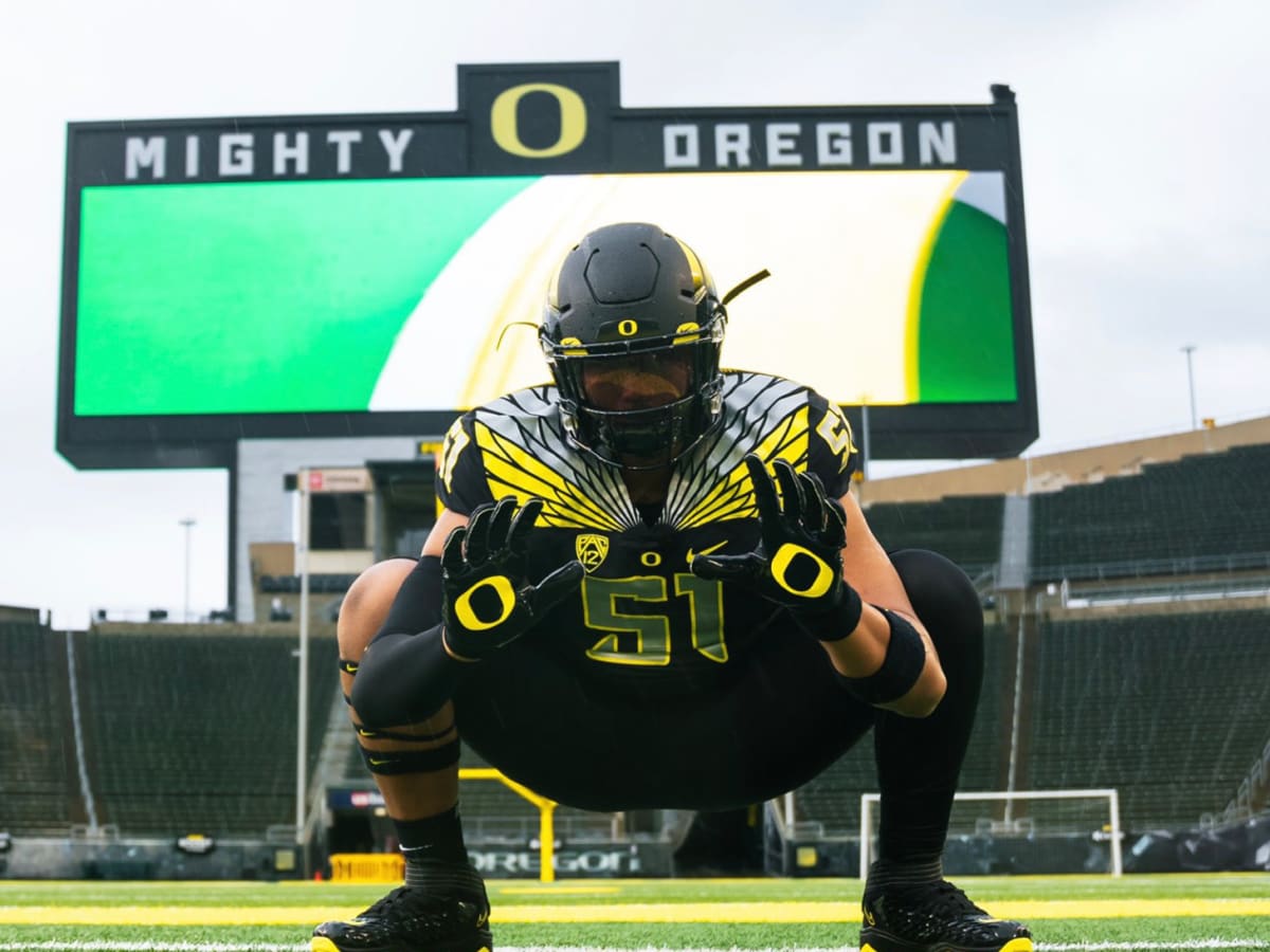 Oregon Football: Ranking the 2022 Oregon Ducks Football Uniforms - Sports  Illustrated Oregon Ducks News, Analysis and More
