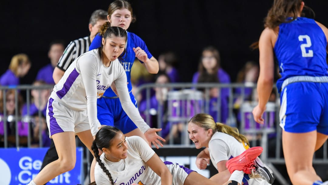 Sumner erases double-digit deficit to advance to WIAA 4A girls basketball semifinals