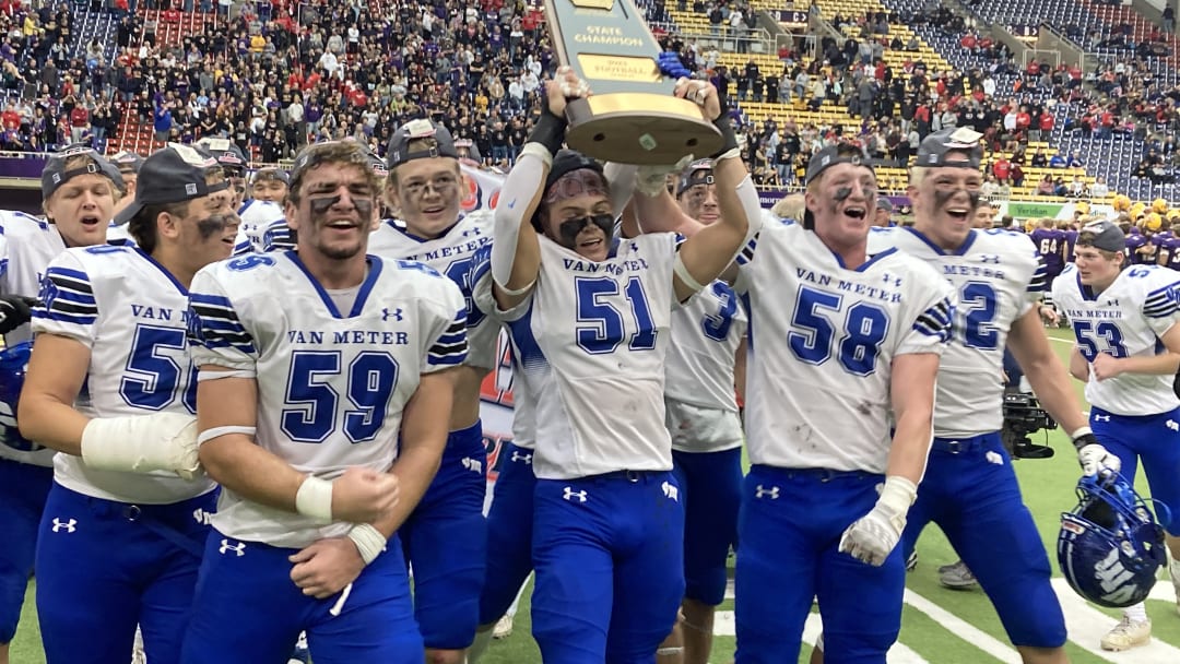 Iowa high school football 2A state championship: Van Meter's defense makes stop to clinch win