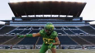 Oregon Ducks emerge as early leader for elite offensive tackle