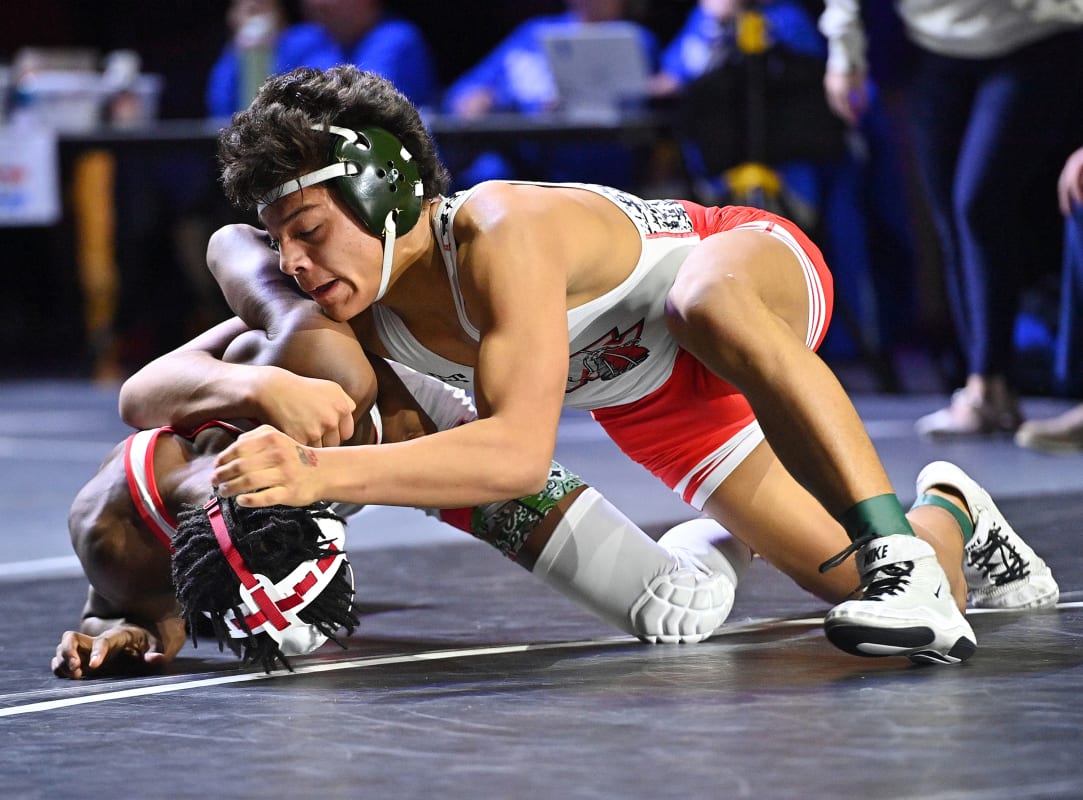Vote for SBLive Sports National High School Lower Weight Wrestler of the Week – Nominees from Iowa, Illinois, California, Utah, and Indiana