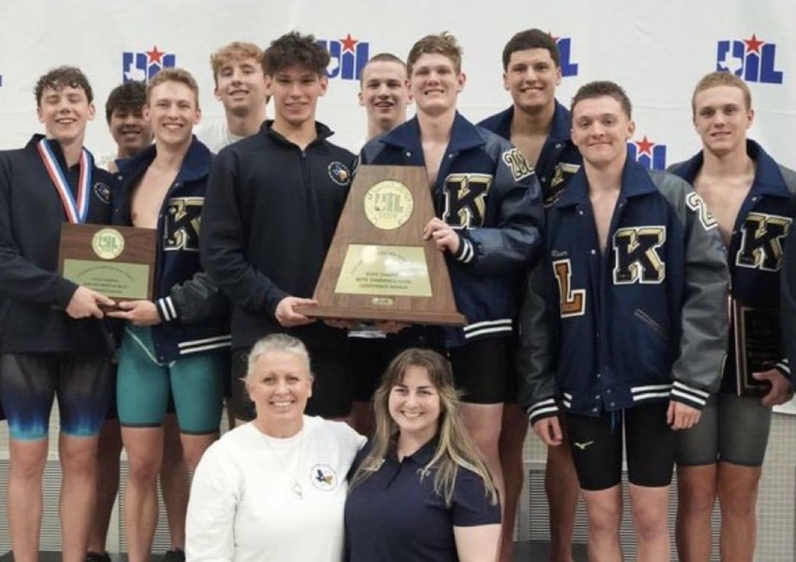 Max Williamson Dominates Texas (UIL) State Meet with Record-Breaking Performance