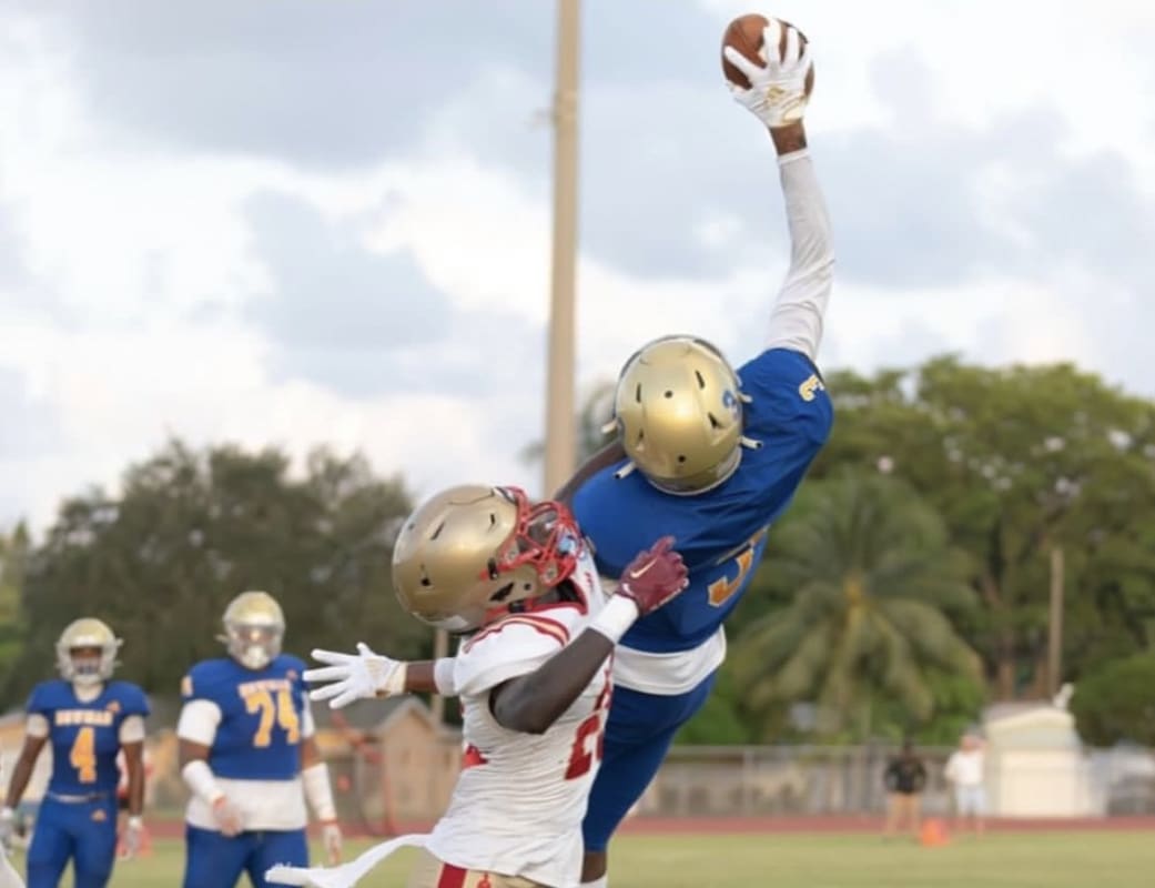 Naeshaun Montgomery, 2025 4-star wide receiver, transfers from Cardinal Newman to Miami Central