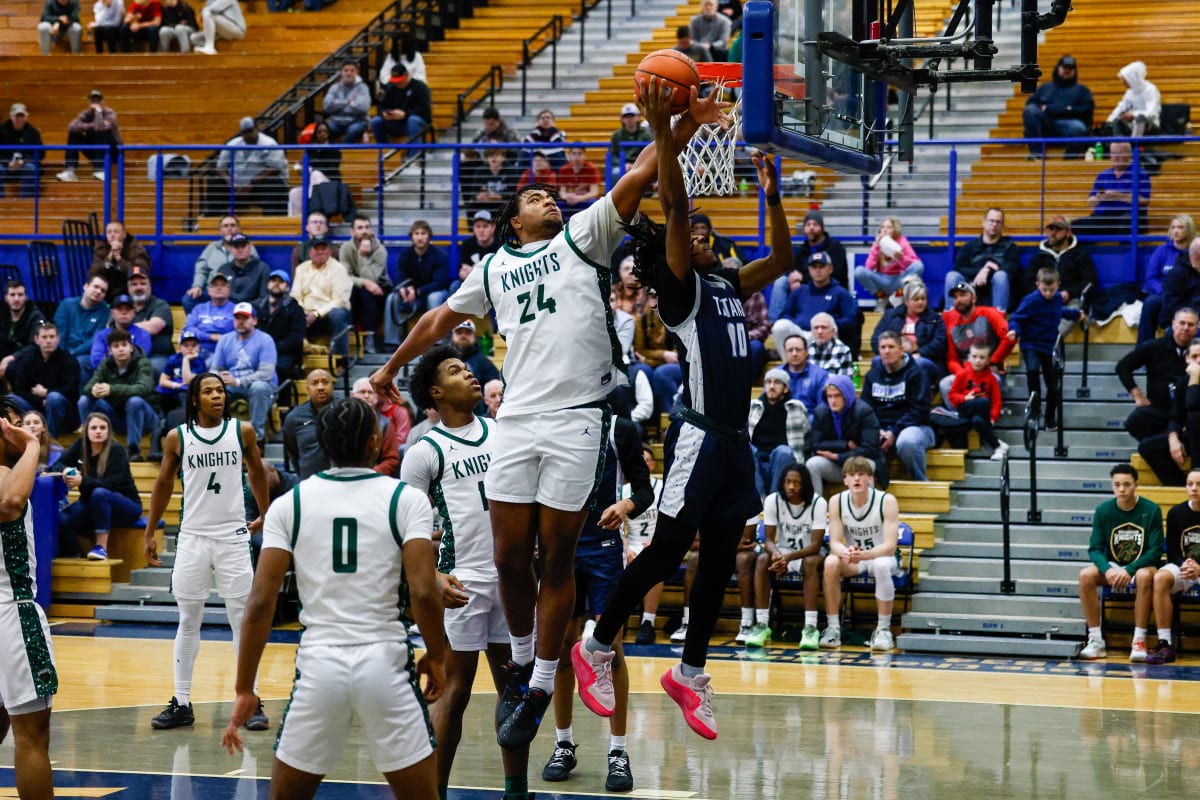 Photo gallery: Peoria Richwoods holds off Lee’s Summit West at Quincy Shootout