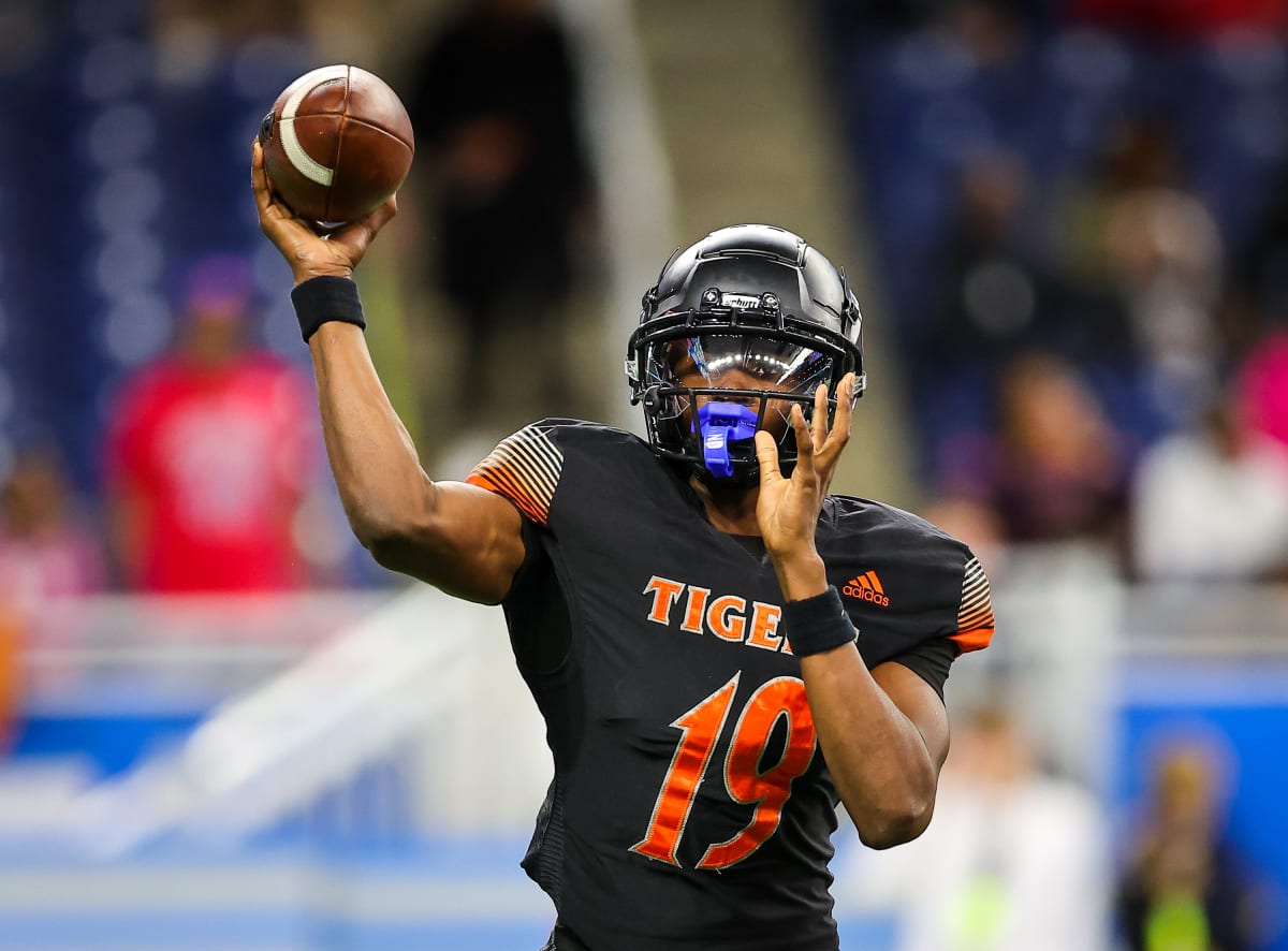 Southfield A&T Warriors Upset Belleville Tigers to Win Division 1 High School Football State Championship