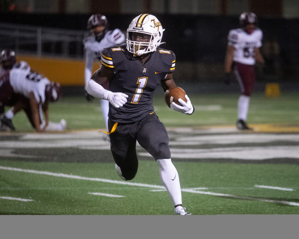Cleveland Heights outlasts Medina behind 6 touchdowns from 4-star RB Marquise Davis