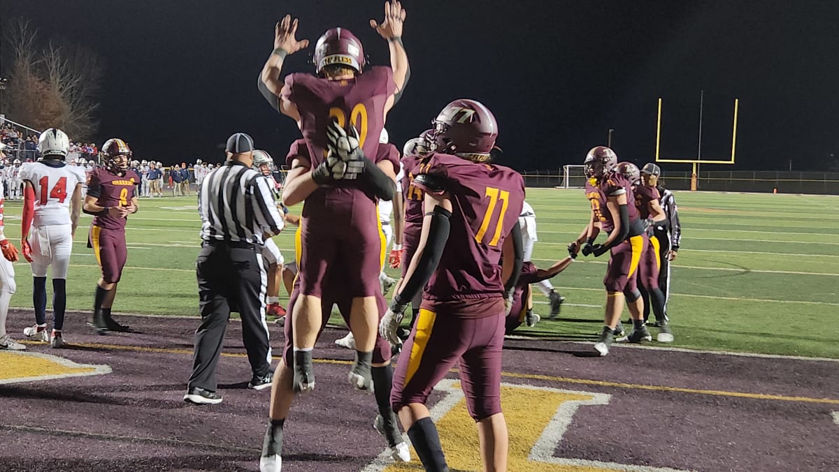 Walsh Jesuit knocks off Austintown Fitch in second round of playoffs