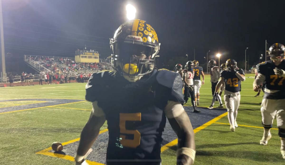 Shawn Simeon Racks Up 405 Yards and 7 Touchdowns in Playoff Victory
