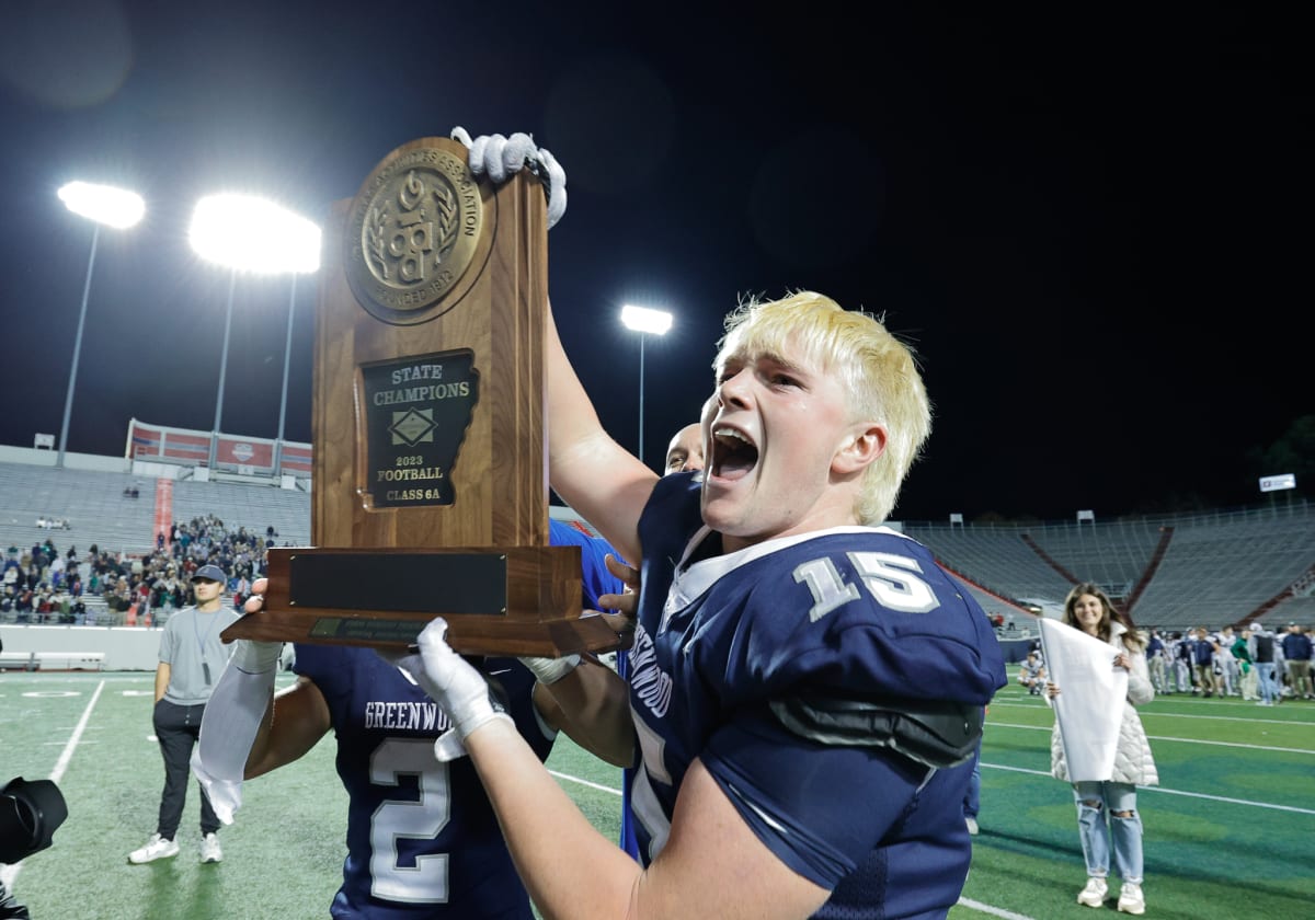 Greenwood Bulldogs Win 11th State Championship with 41-23 Victory