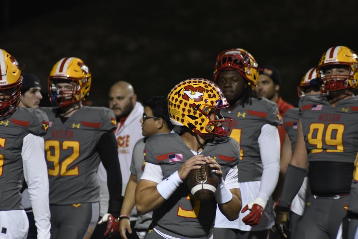 Mission Viejo Defeats Granite Hills 49-21 in Southern California D1-AA Regional Bowl Game