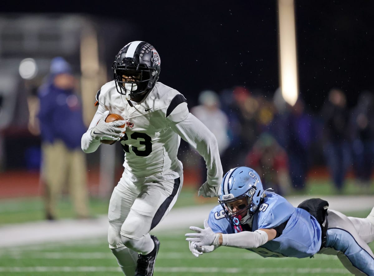Tiqwai Hayes Shines in PIAA Class 4A Championship Game, Captures Penn State Coach’s Attention with 220-Yard Performance