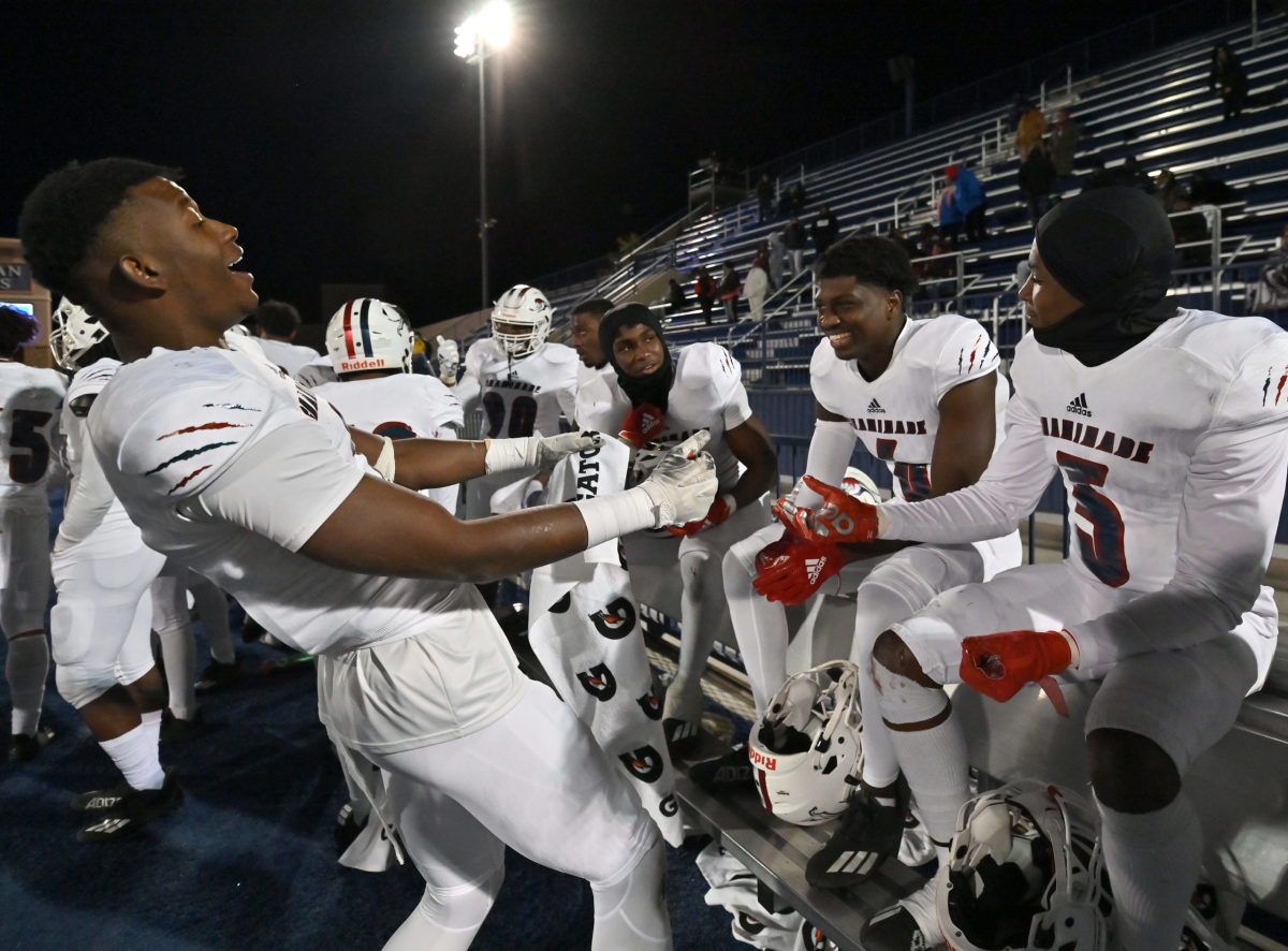 GEICO-State-Champions-Bowl-Series-December-17-2021.-Chaminade-Madonna-vs-Highland.-Photo-by-Jann-Hendry76