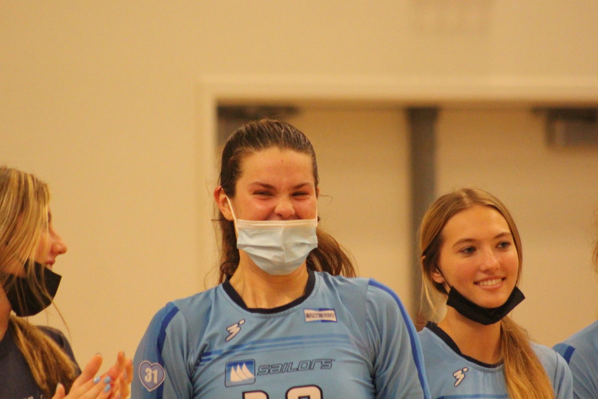 Mater-Dei-vs.-Marymount-girls-volleyball_7641