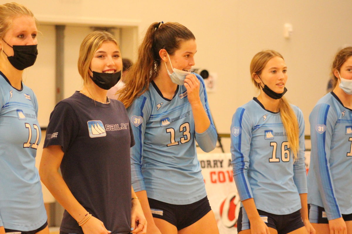 Mater-Dei-vs.-Marymount-girls-volleyball_7618