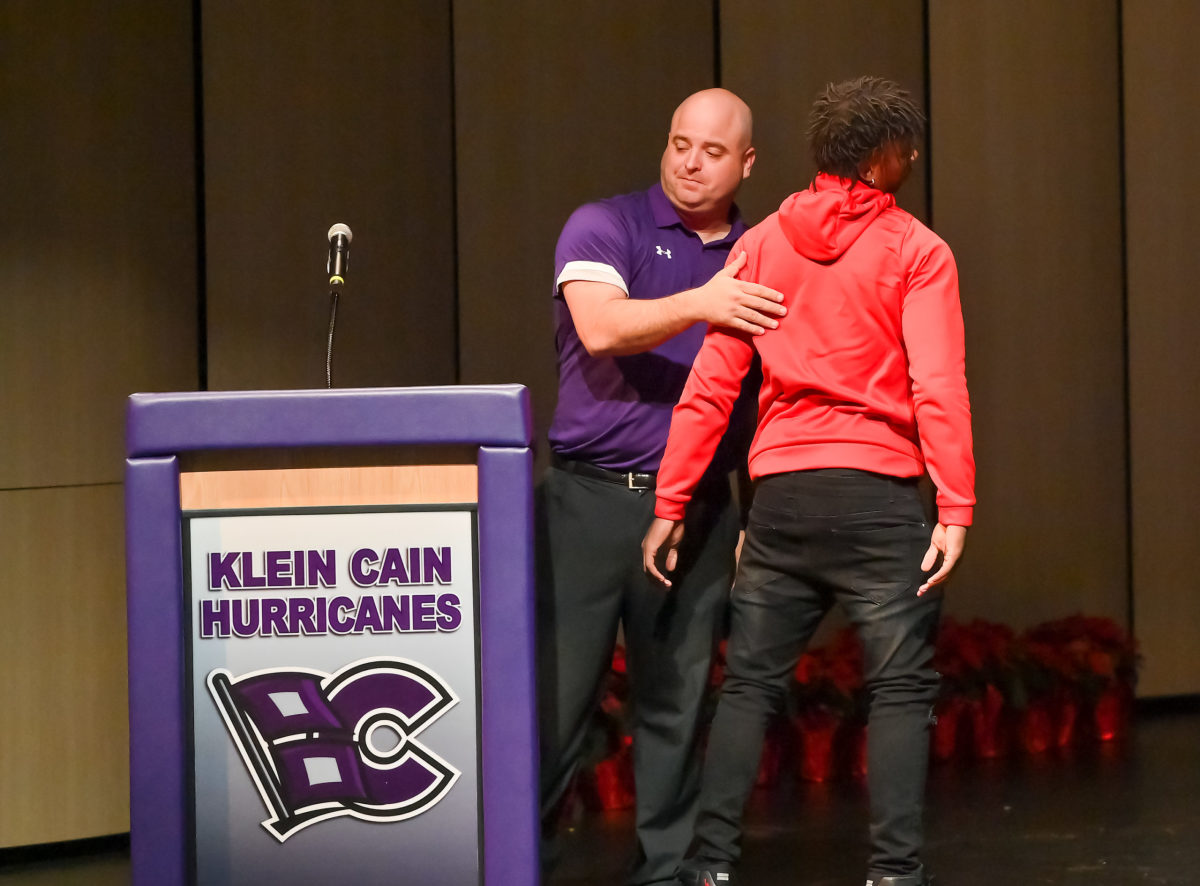 klein-cain-texas-national-football-signing-day00016