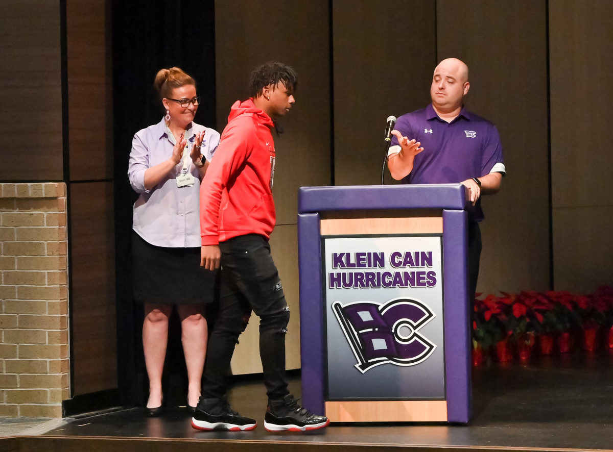 klein-cain-texas-national-football-signing-day00014