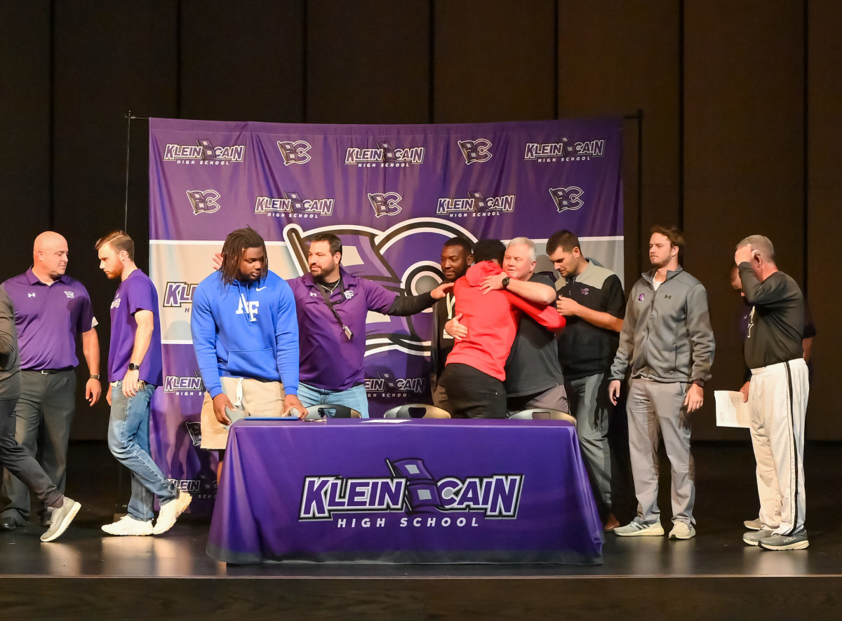 klein-cain-texas-national-football-signing-day00029