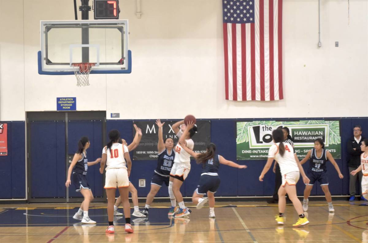 North-Torrance-vs.-Fairfax-girls-basketball13