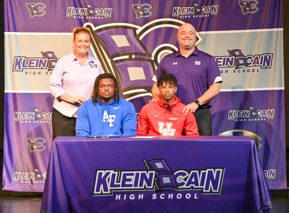 klein-cain-texas-national-football-signing-day00030