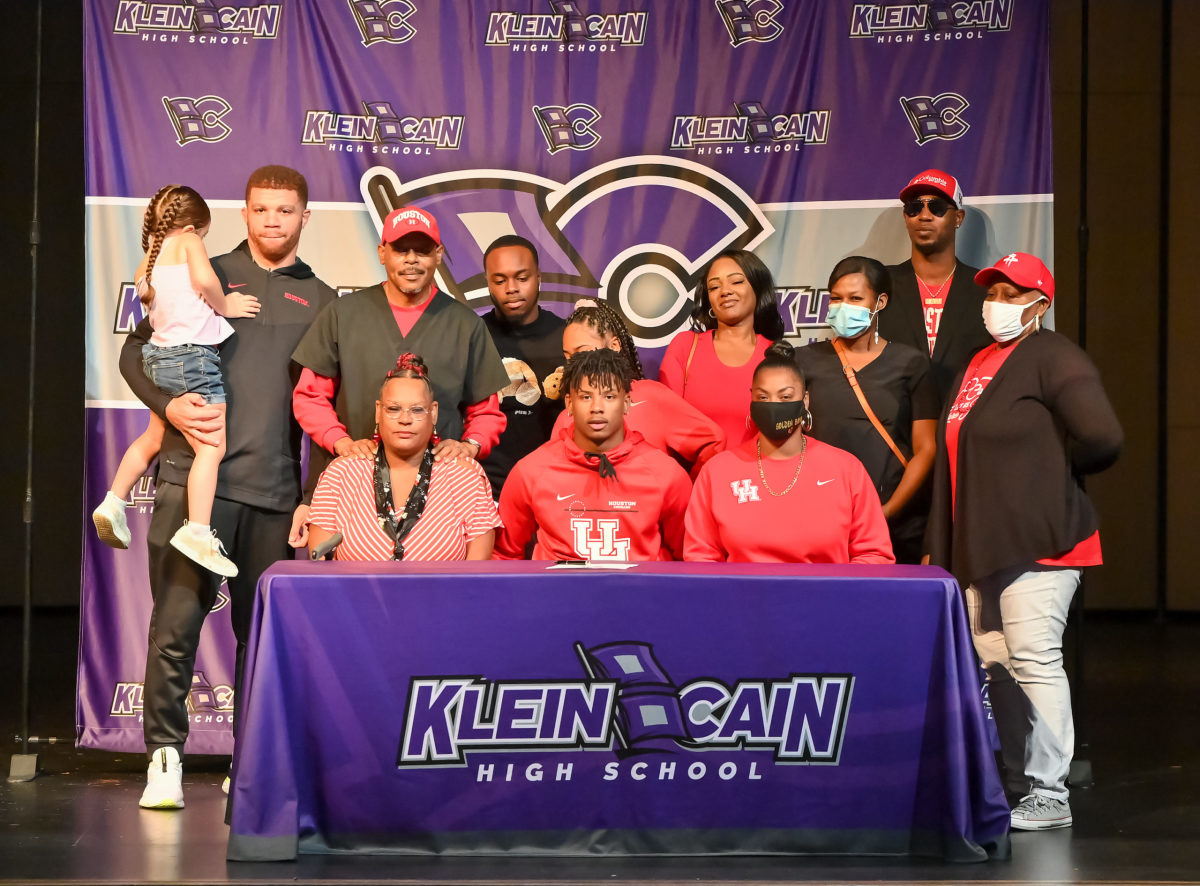 klein-cain-texas-national-football-signing-day00020
