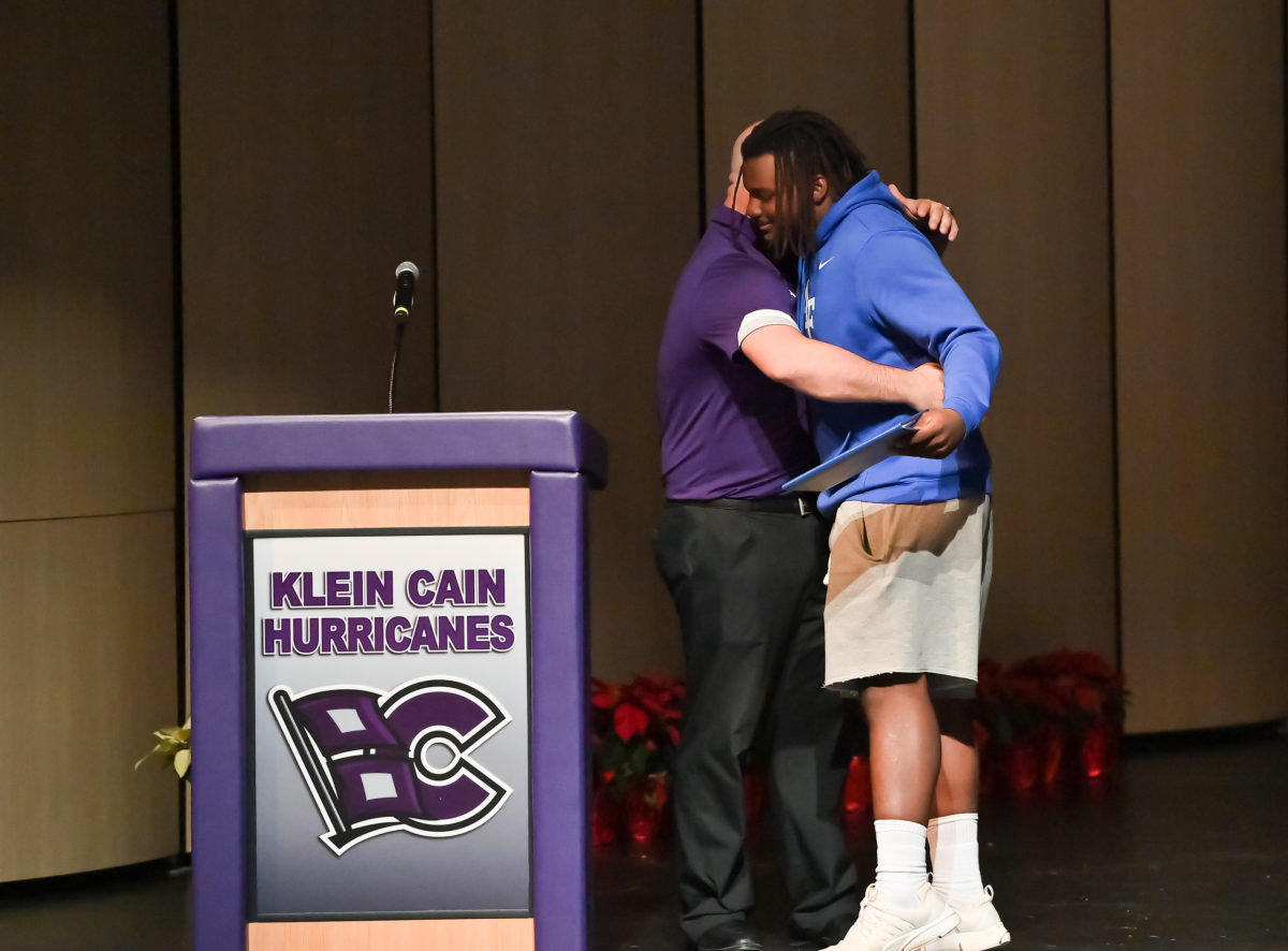 klein-cain-texas-national-football-signing-day00023