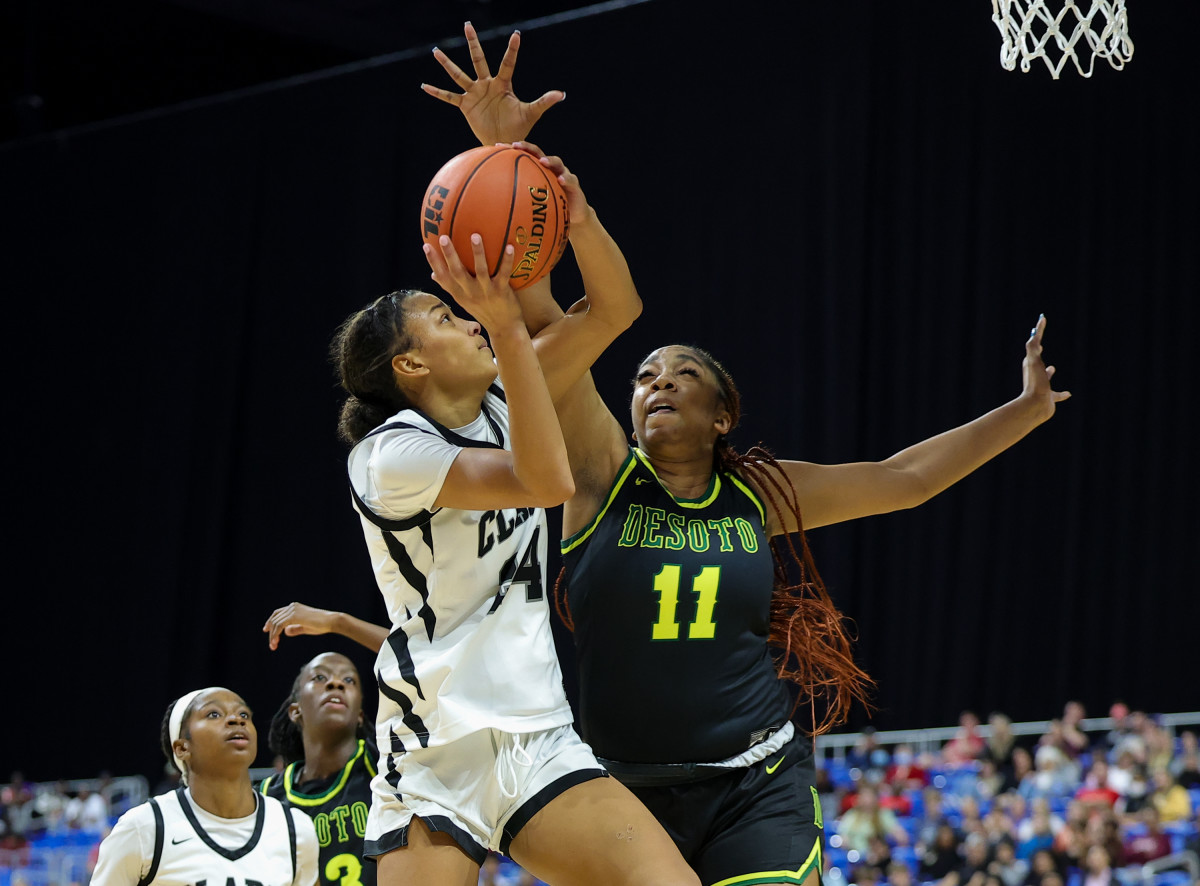 UIL 6A Girls Basketball Semifinal March 4, 2022. DeSoto vs Northside Clark. Photo-Tommy Hays47