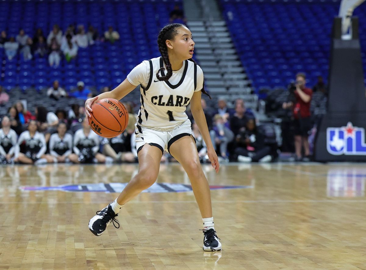 UIL 6A Girls Basketball Semifinal March 4, 2022. DeSoto vs Northside Clark. Photo-Tommy Hays51