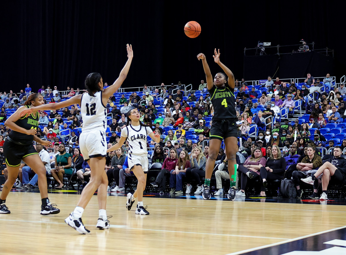 UIL 6A Girls Basketball Semifinal March 4, 2022. DeSoto vs Northside Clark. Photo-Tommy Hays62