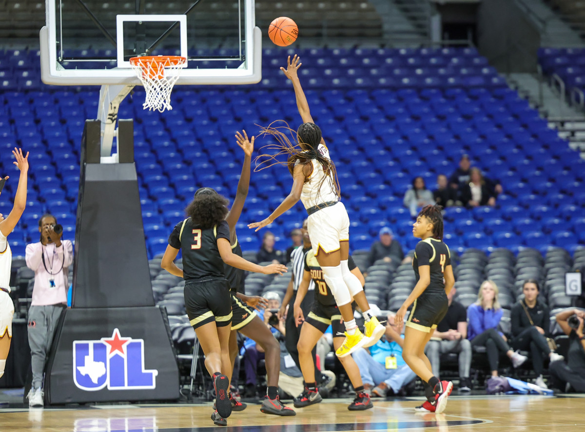 UIL 6A Girls Basketball Semifinal March 4, 2022. Humble Summer Creek vs South Grand Prairie. Photo-Tommy Hays83