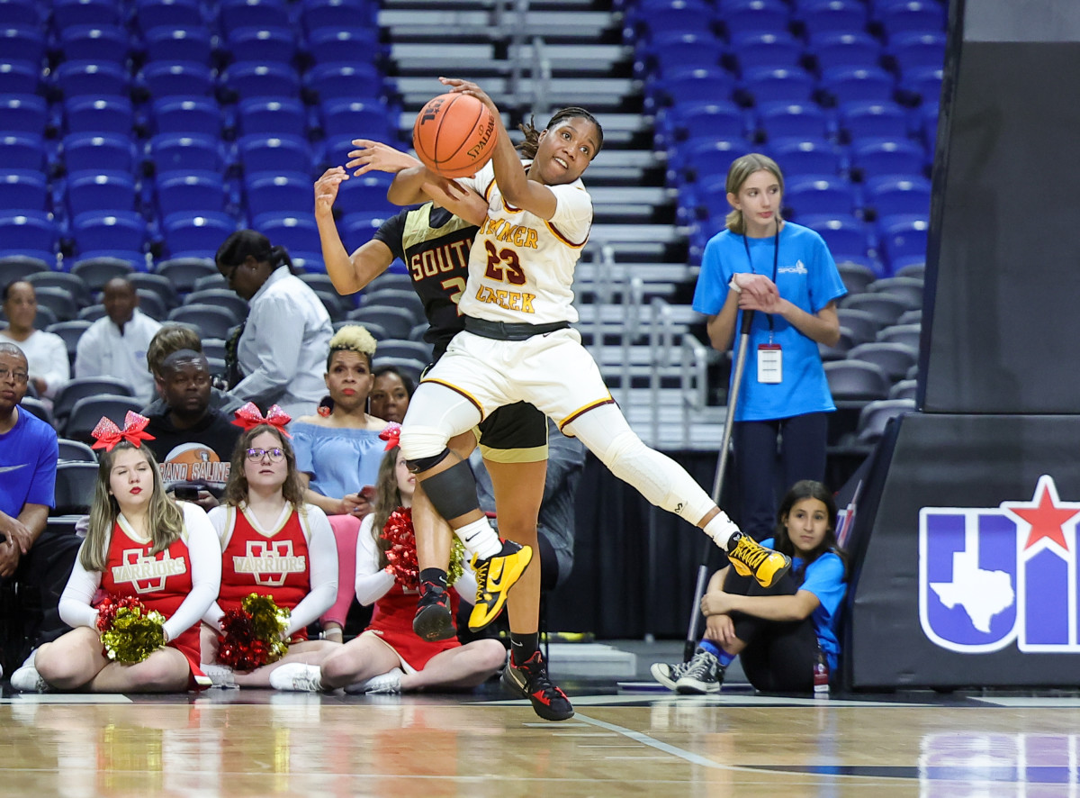 UIL 6A Girls Basketball Semifinal March 4, 2022. Humble Summer Creek vs South Grand Prairie. Photo-Tommy Hays99