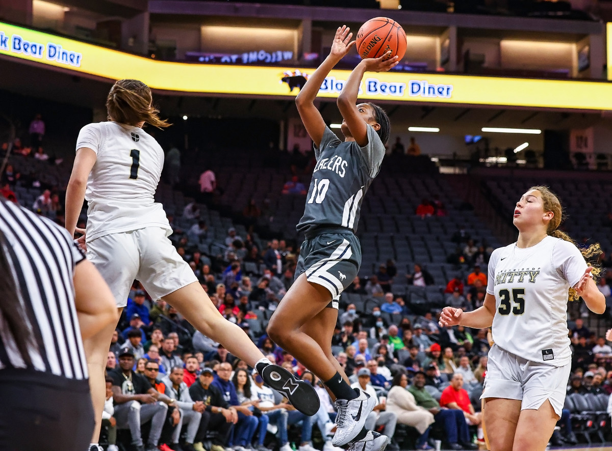 CIF State Open Division Girls Championship March 12, 2022. Sierra Canyon vs Archbishop Mitty. Photo-Ralph Thompson17