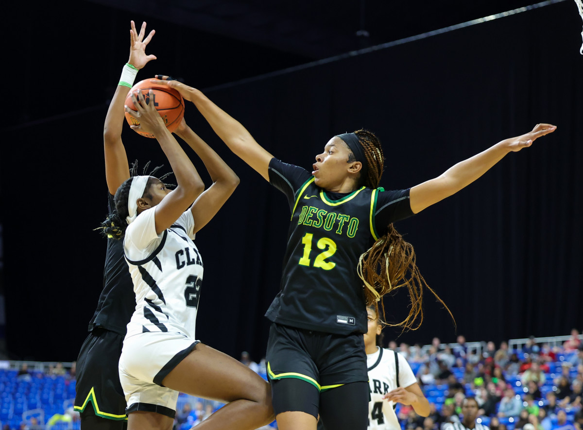 UIL 6A Girls Basketball Semifinal March 4, 2022. DeSoto vs Northside Clark. Photo-Tommy Hays48