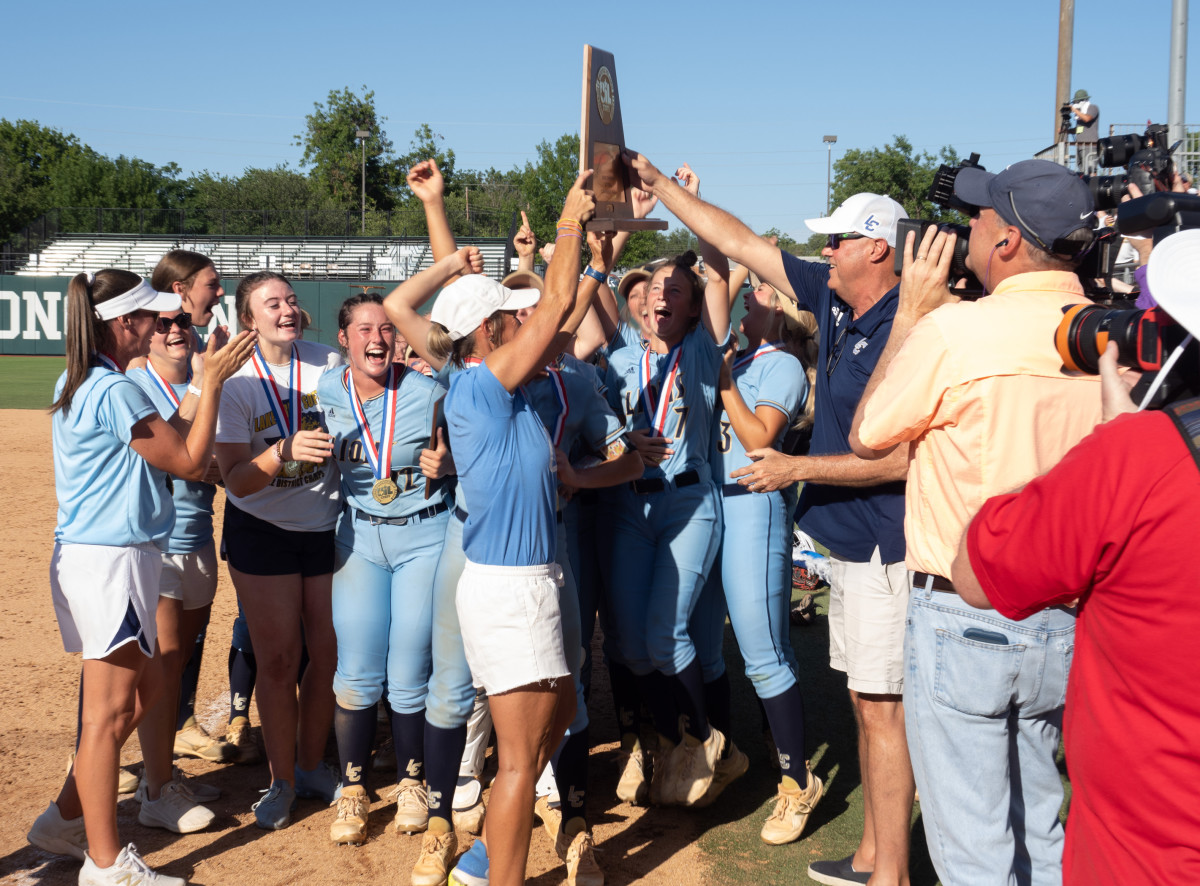 UIL 5A State Softball Championship Game Montgomery Lake Creek vs Georgetown June 4, 2022. Photo-By Paul Brick03