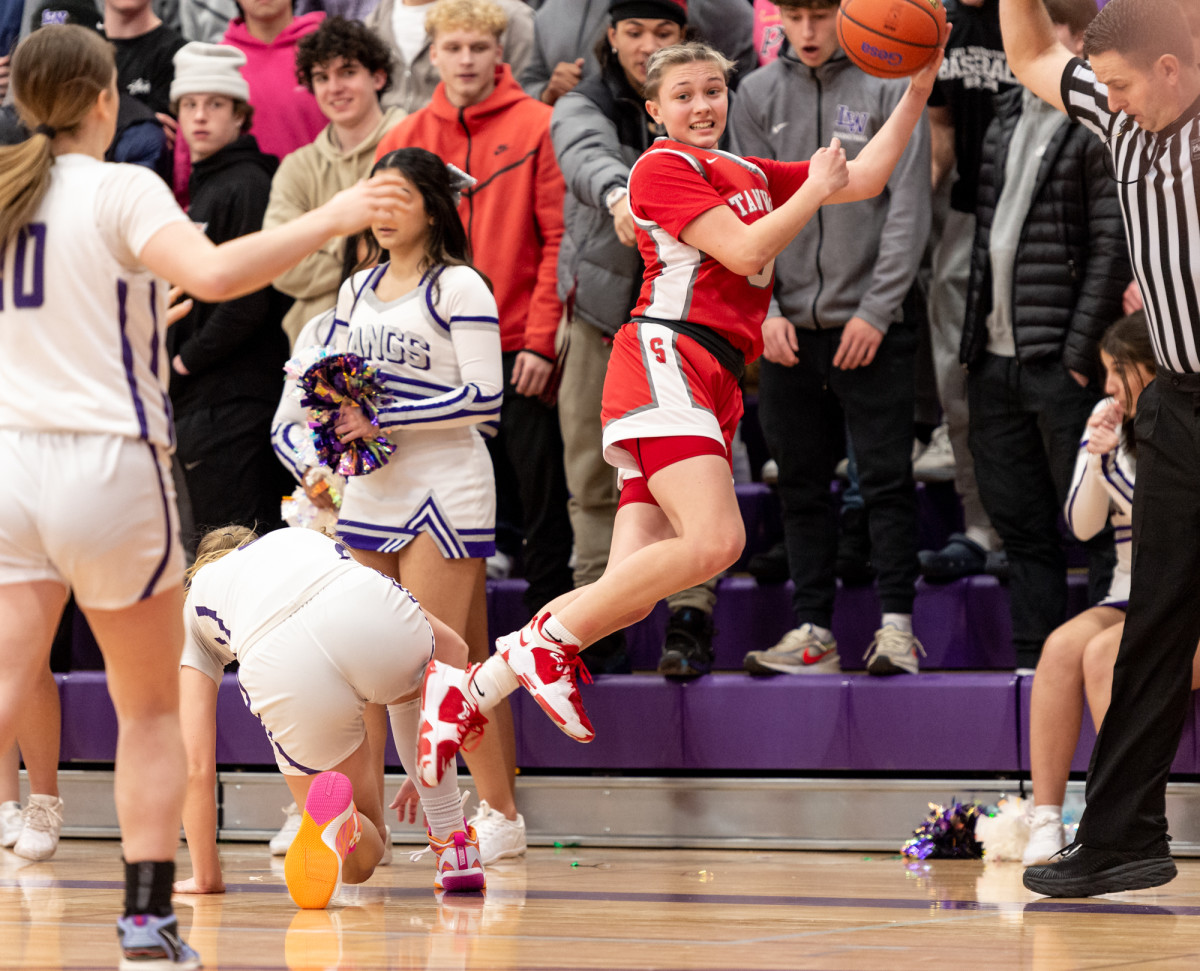 2022-23 Washington girls basketball: Stanwood at Lake Washington in Class 3A regionals in Kirkland