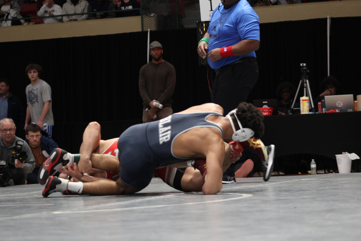 Two-time National Prep champ Lorenzo Norman (Blair) comes out on top of a scramble with Omaury Alvarez (Baylor School) at 175lbs.