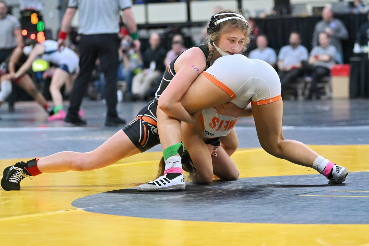 a Oregon 6A:5A Girls wrestling state finals 2023 Leon Neuschwander 5