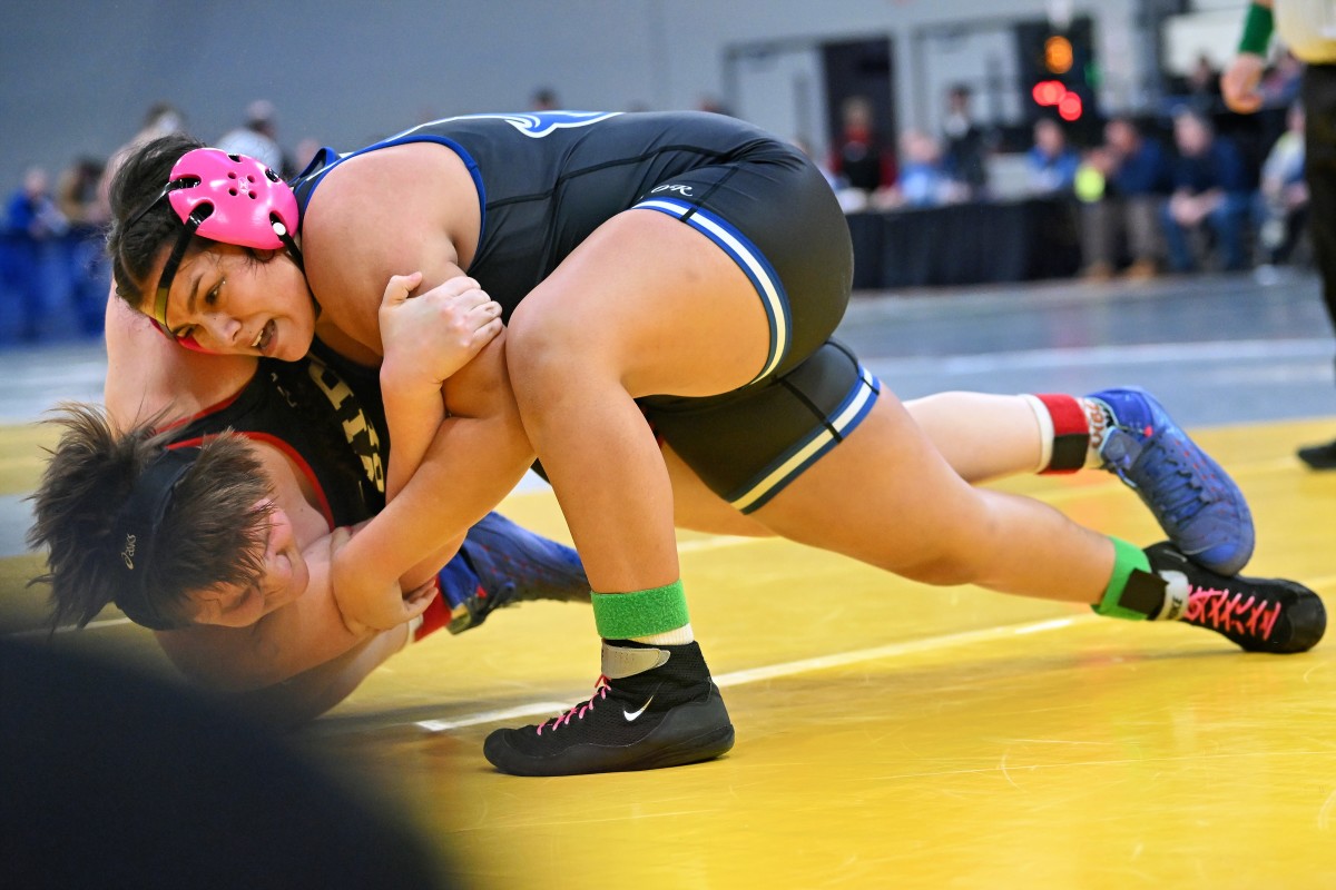 a Oregon 6A:5A Girls wrestling state finals 2023 Leon Neuschwander 65