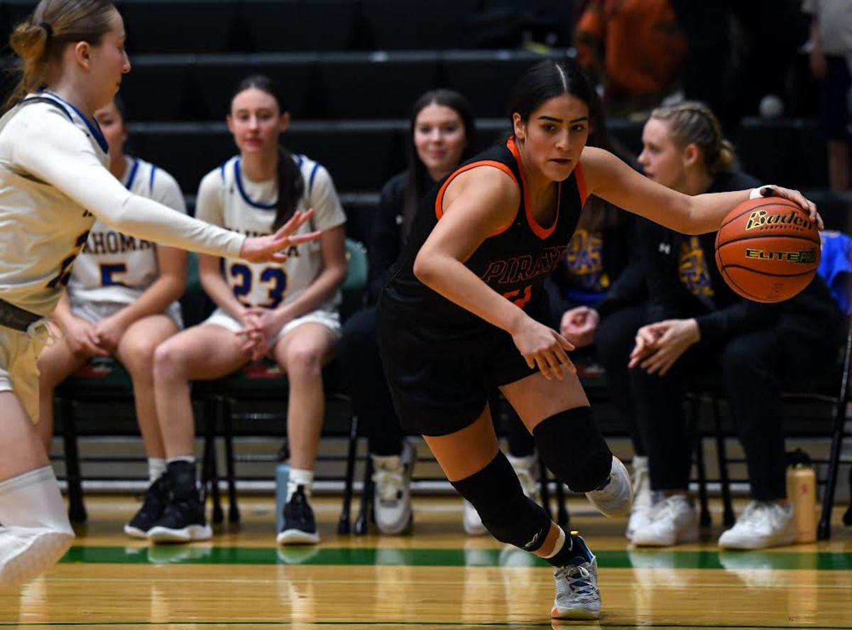2022-23 Washington girls basketball: Davis of Yakima at Tahoma in Class 4A regionals at Auburn High School