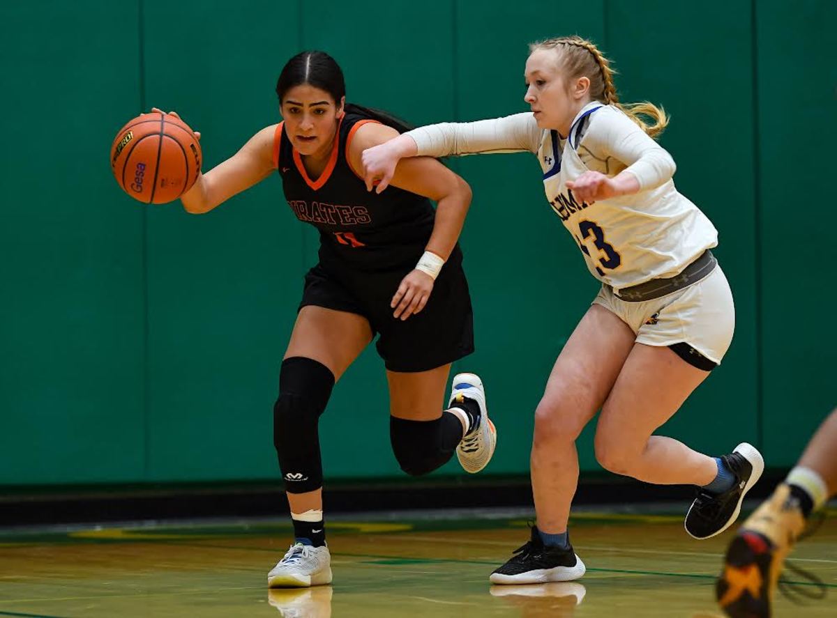 2022-23 Washington girls basketball: Davis of Yakima at Tahoma in Class 4A regionals at Auburn High School