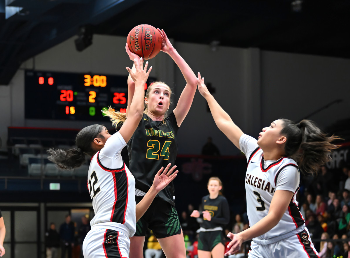 Avery Knapp (24), San Ramon Valley in the 2023 NCS Open Division game versus Salesian. 