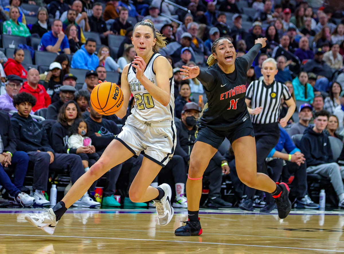 McKenna Woliczko (20), then a freshman, had 18 points and 10 rebounds in the state finals last season, only to fall short for one of the first time in her two-year prep career. 